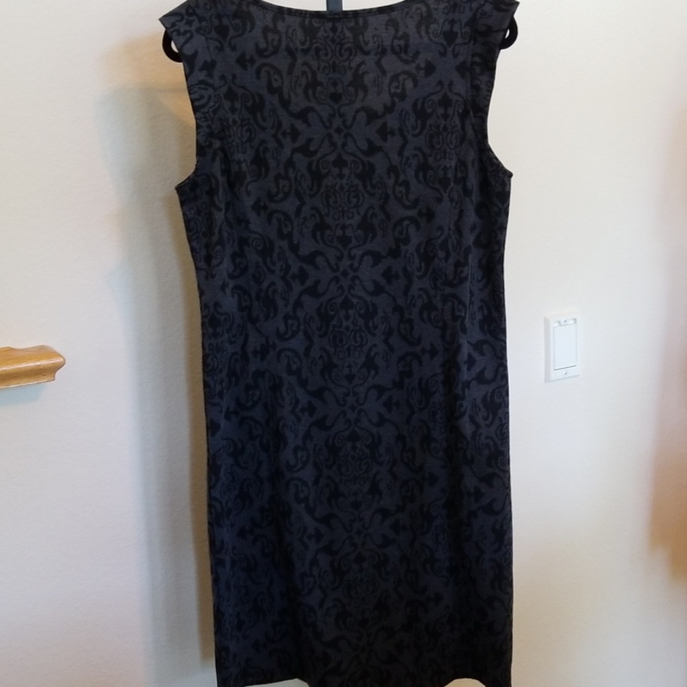 Dress - Picture 7 of 7